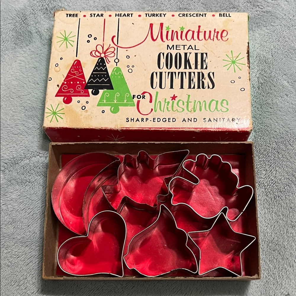 Vintage Miniature Metal Christmas Cookie Cutters